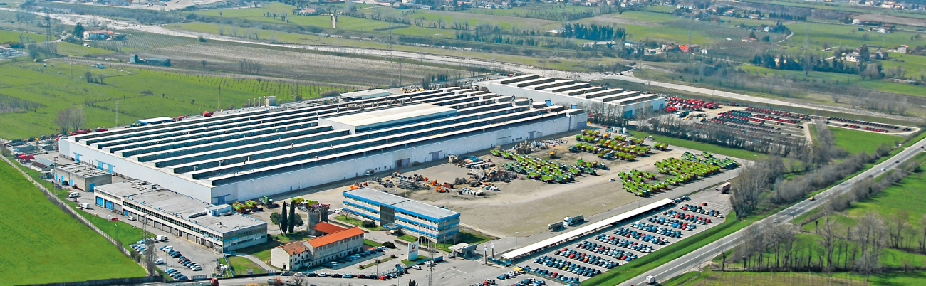 Торгова команда «Агроспейс» пройшла навчання на заводі корпорації AGCO у Бреганце (Італія). Підприємство випускає зернозбиральні комбайни Fendt.